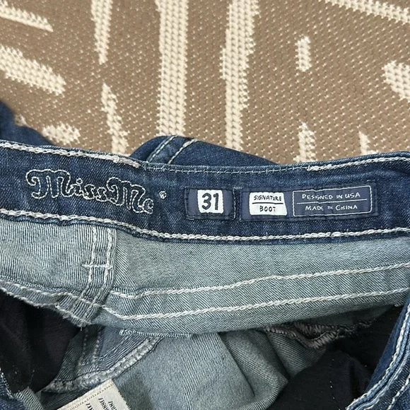 Miss Me Distressed Signature Boot Jean JM1232B Size 31 Inseam 34 Color MK 323 - Picture 7 of 17